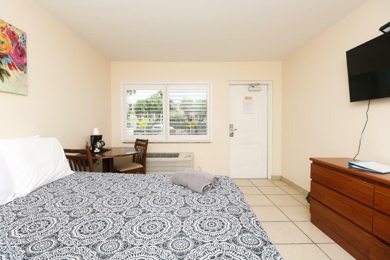 Atlantique Beach House Hotel Deerfield Beach Exterior photo